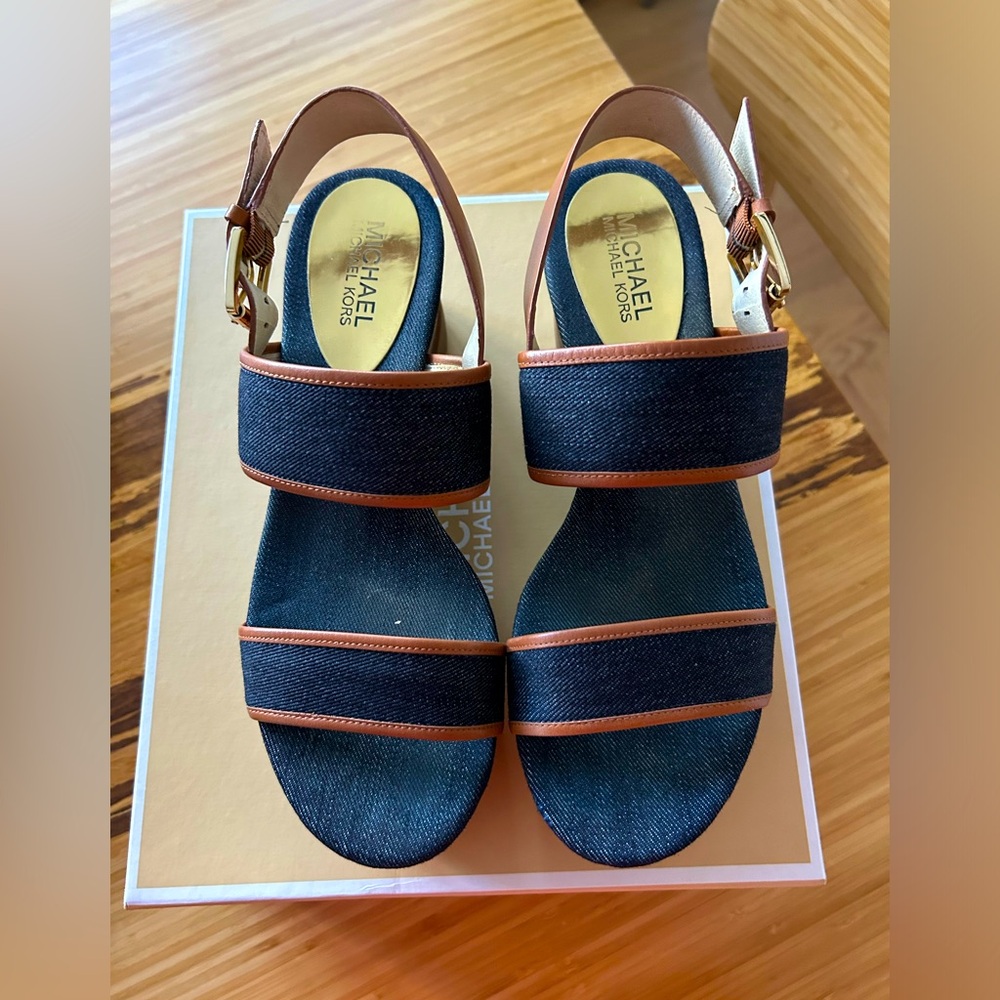 MICHAEL Michael Kors Gillian Wedge 8.5